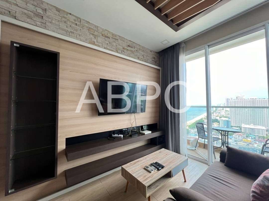 Beachfront Ocean View 1 Bed 1 Bath Condo In Jomtien