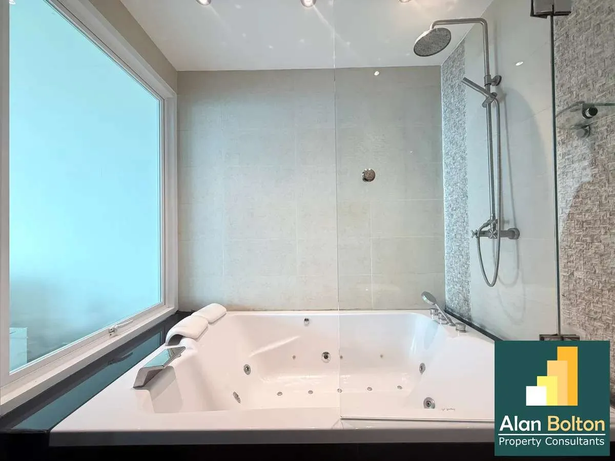 Beachfront Two Bedroom condominium For Rent in Naklua photo 11