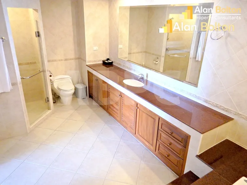 1 Bed 2 Bath in Wong Amat CR1548 photo 5
