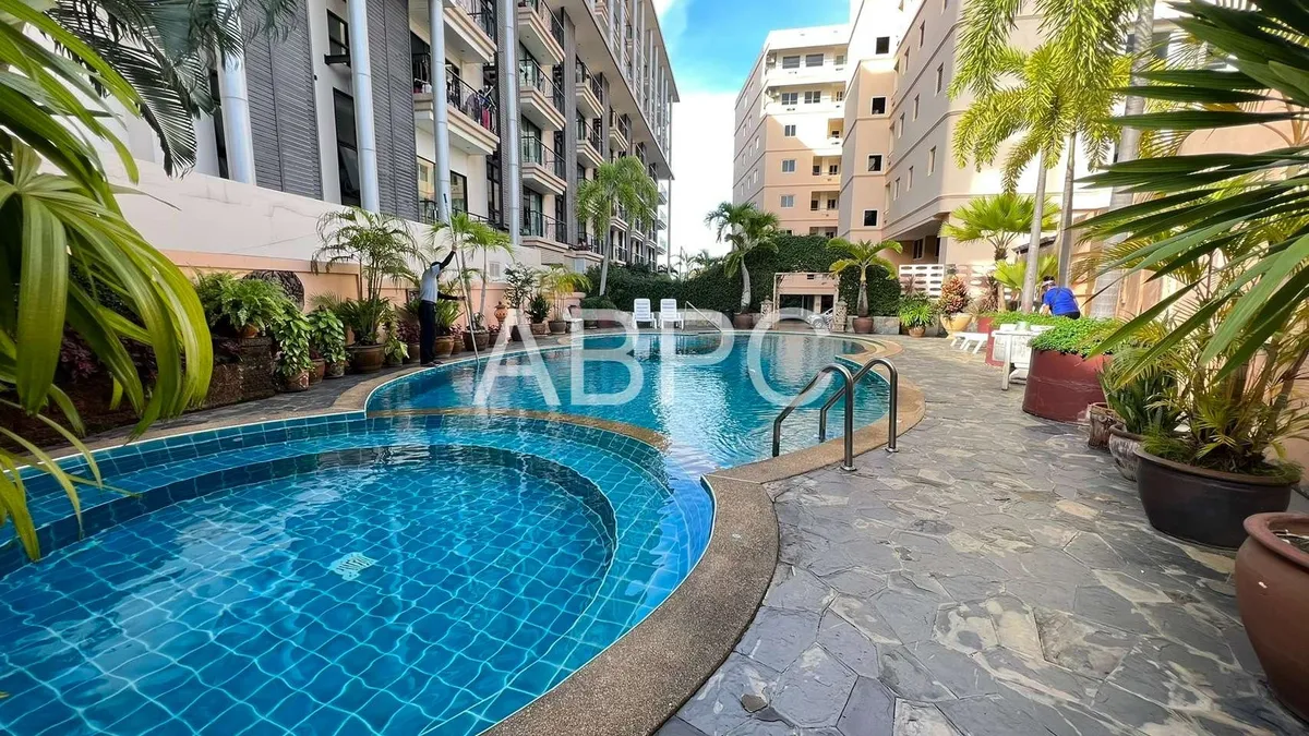 Large 2 Bed 1 Bath Condo In Wongamat