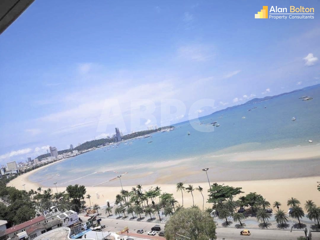 Beachfront Front Facing Ocean View 2 Bed 2 Bath in Northshore photo 5