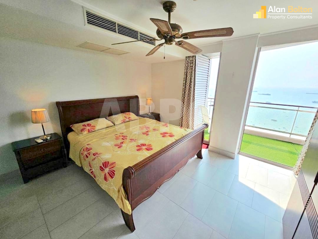 Beachfront Front Facing Ocean View 2 Bed 2 Bath in Northshore photo 12
