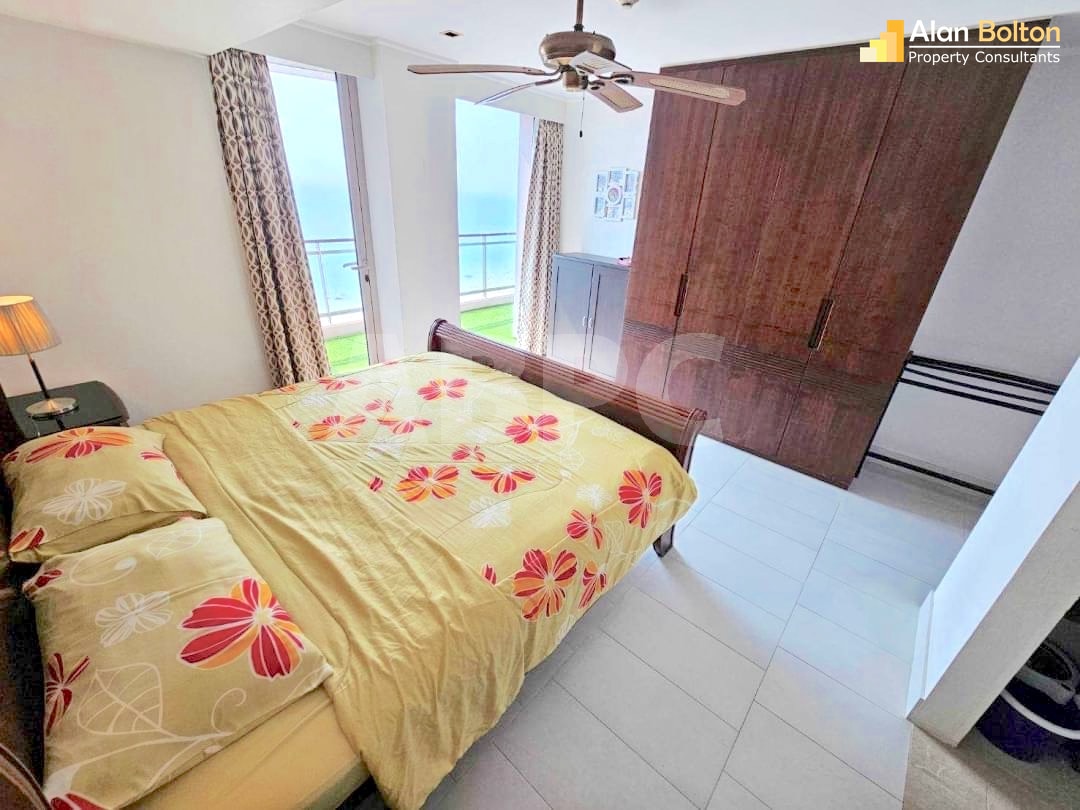 Beachfront Front Facing Ocean View 2 Bed 2 Bath in Northshore photo 13