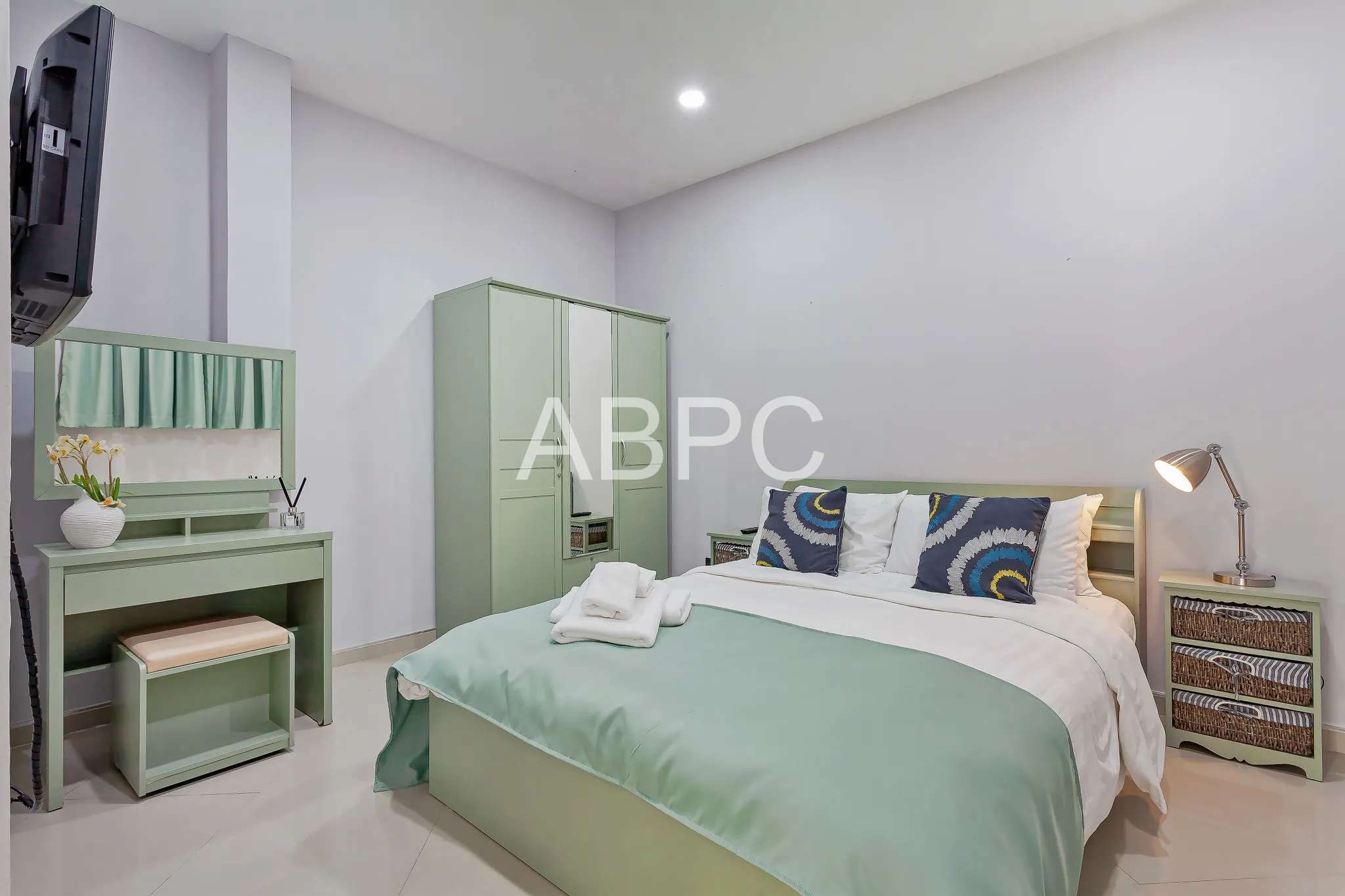 1 Bed 1 Bath in Pratumnak CR2311 photo 2