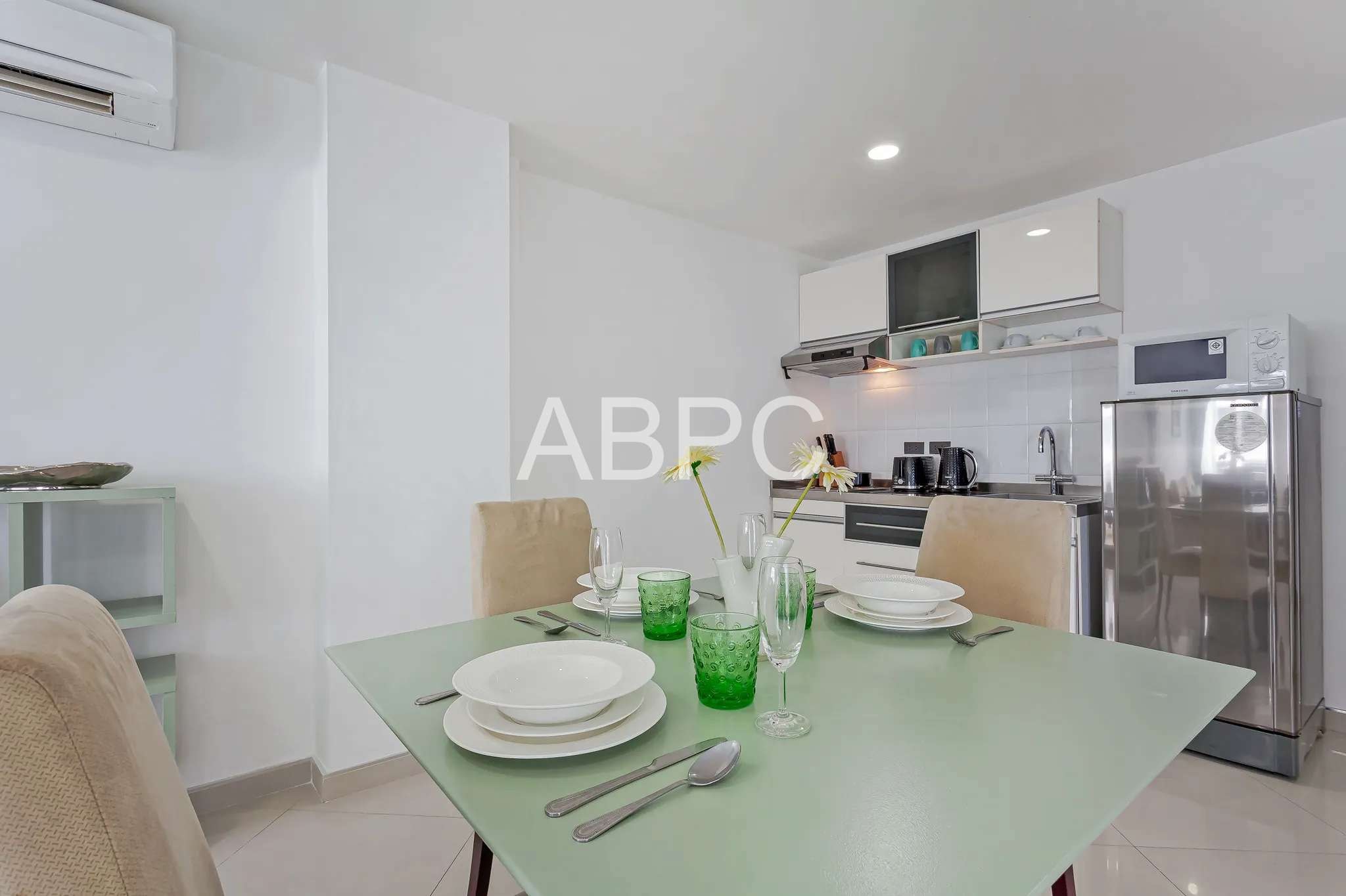 1 Bed 1 Bath in Pratumnak CR2312 photo 2