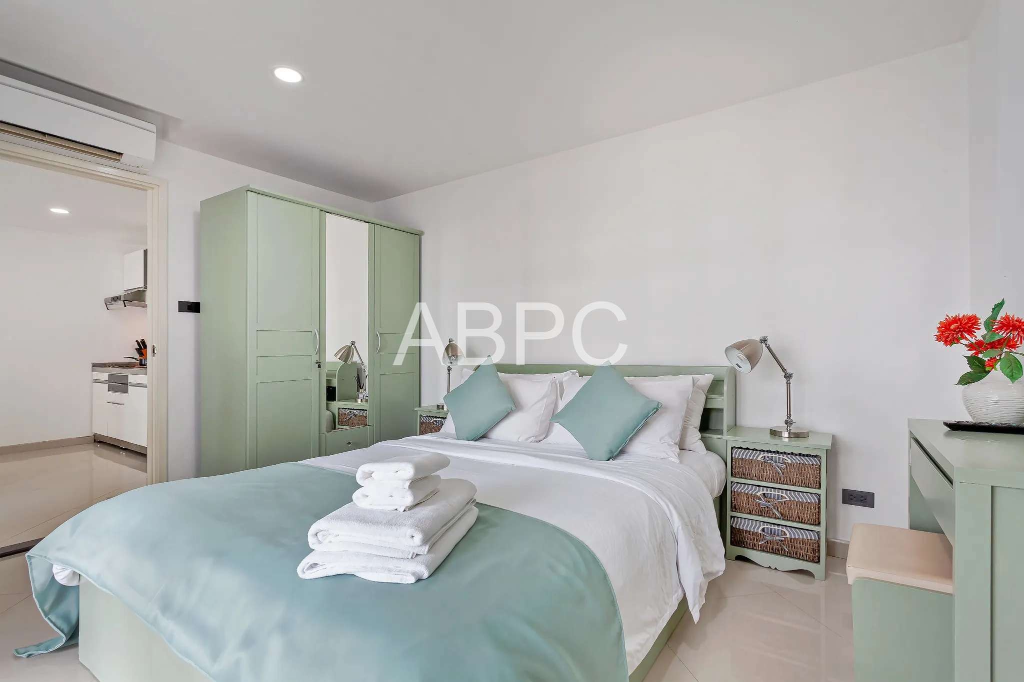 1 Bed 1 Bath in Pratumnak CR2312 photo 3