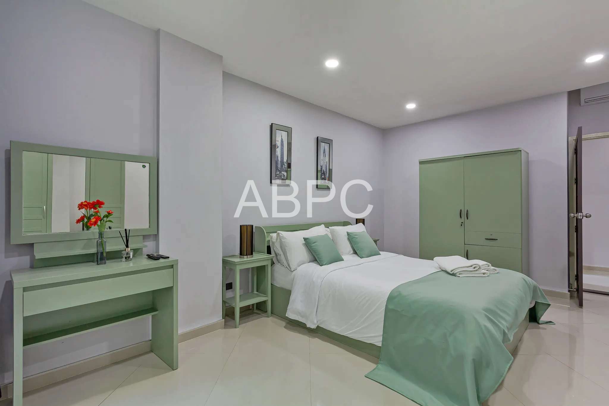 Garden View 1 Bed 1 Bath Condo in Pratumnak CR2313 photo 2