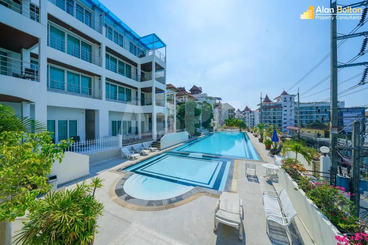 2 Bed 2 Bath Condo in Pratumnak photo 2