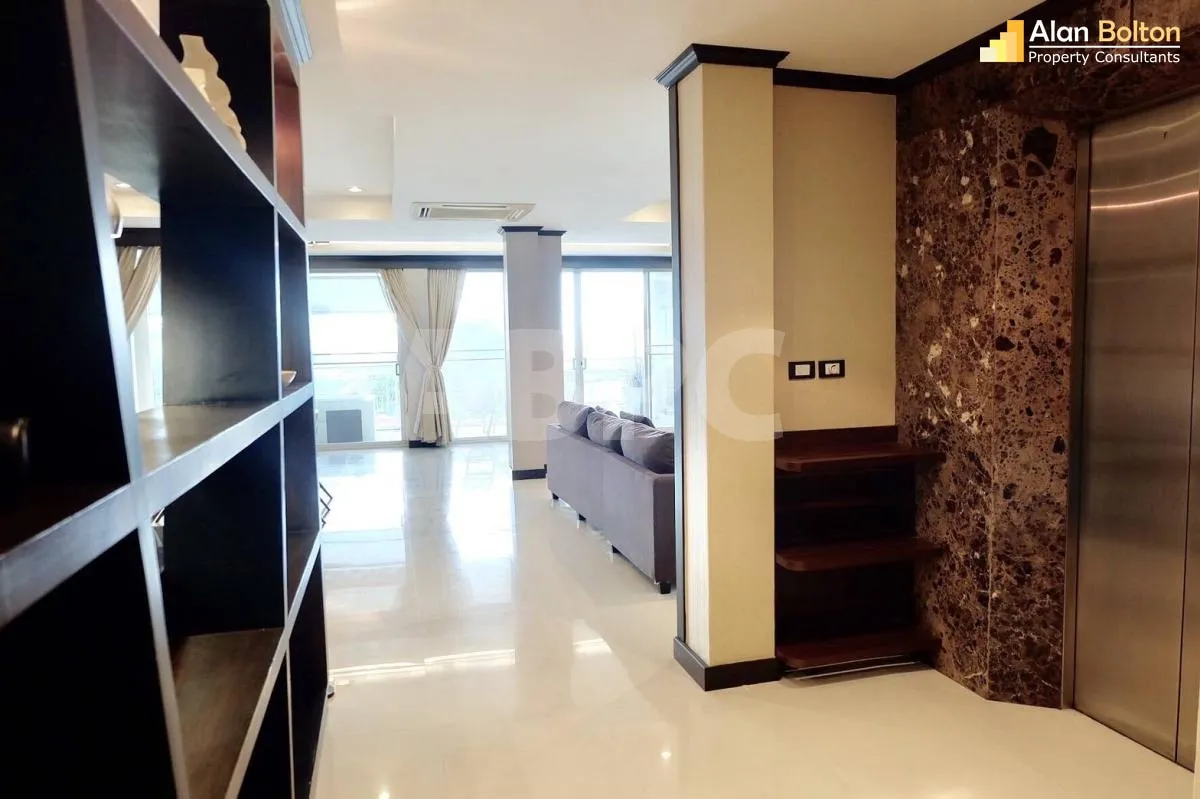 2 Bed 2 Bath Condo in Pratumnak photo 4