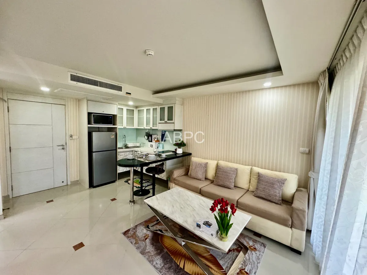 Newly Renovated Large 1 Bed 1 Bath Condo In Central Pattaya photo 3