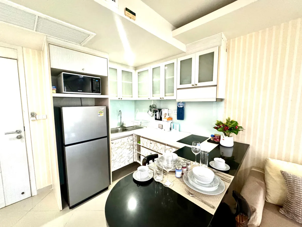Newly Renovated Large 1 Bed 1 Bath Condo In Central Pattaya photo 5