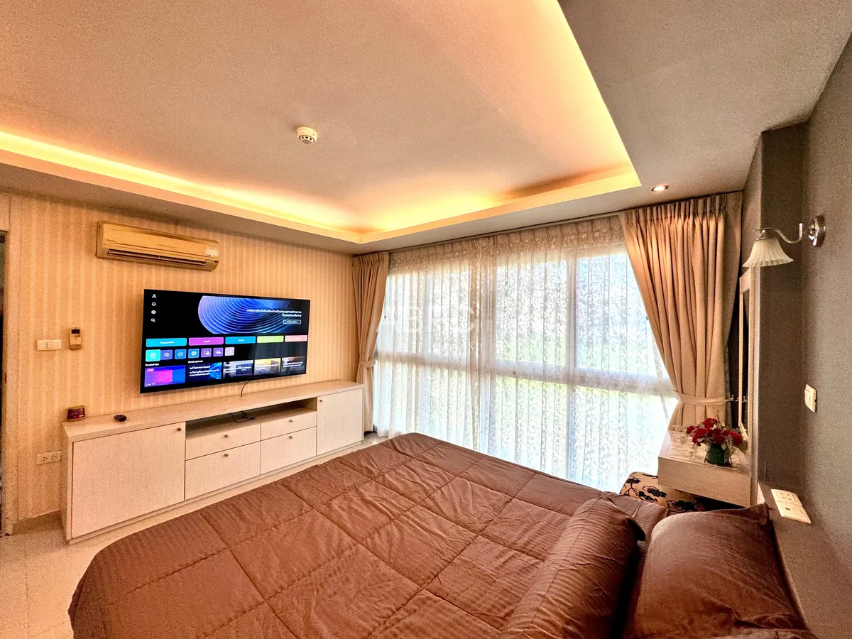Newly Renovated Large 1 Bed 1 Bath Condo In Central Pattaya photo 8