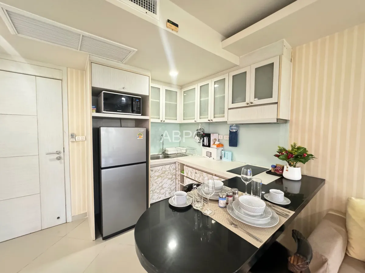 Newly Renovated Large 1 Bed 1 Bath Condo In Central Pattaya photo 9