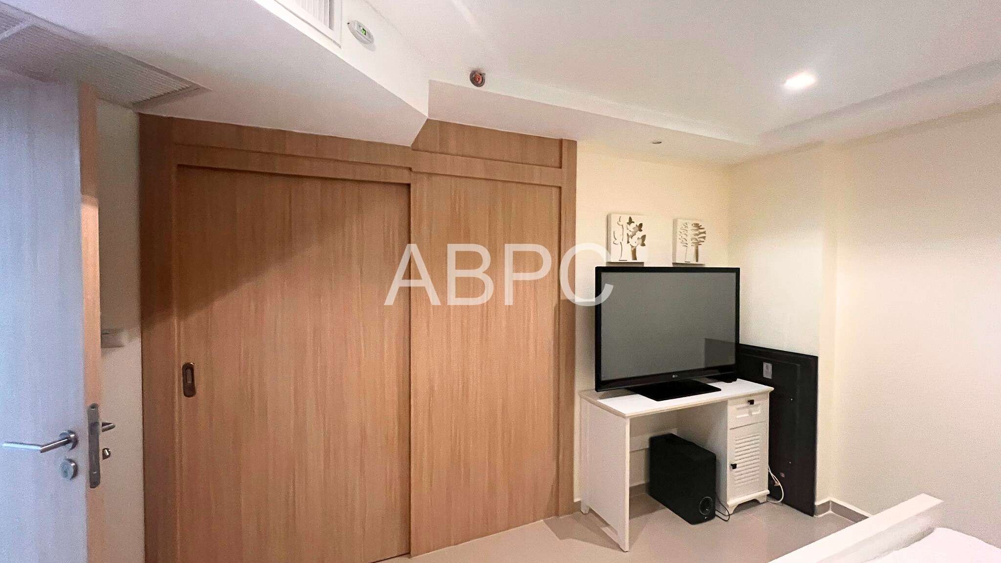 Large 2 Bed 2 Bath Condo In Pratumnak photo 13