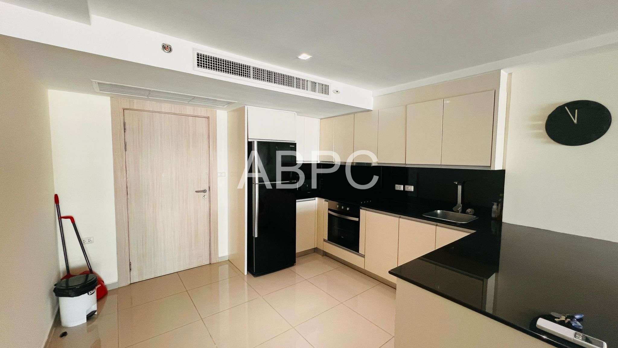 Large 2 Bed 2 Bath Condo In Pratumnak photo 7