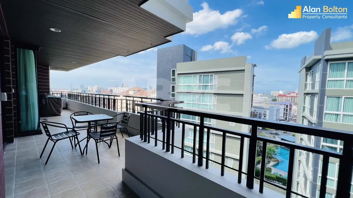 2 Bed 3 Bath in Central Pattaya