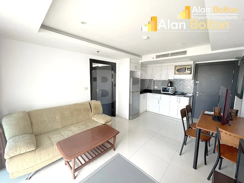 Large City View 1 Bed 1 Bath Condo In Central Pattaya photo 3