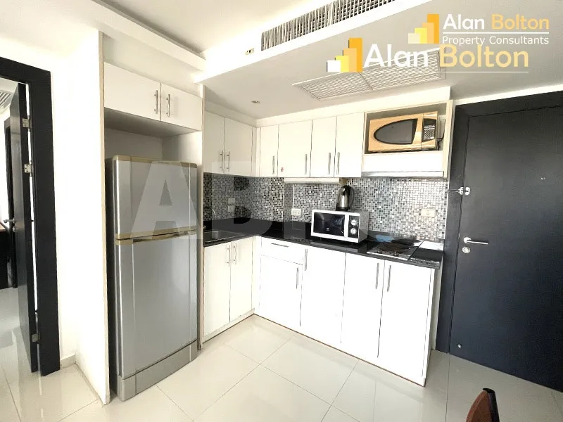 Large City View 1 Bed 1 Bath Condo In Central Pattaya photo 6