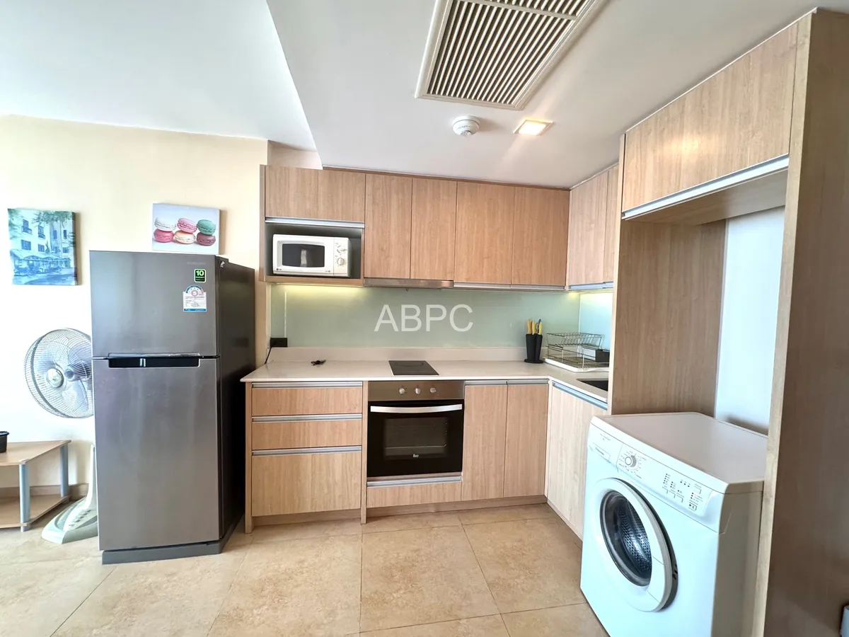 1 Bed 1 Bath in Pratumnak CR3216