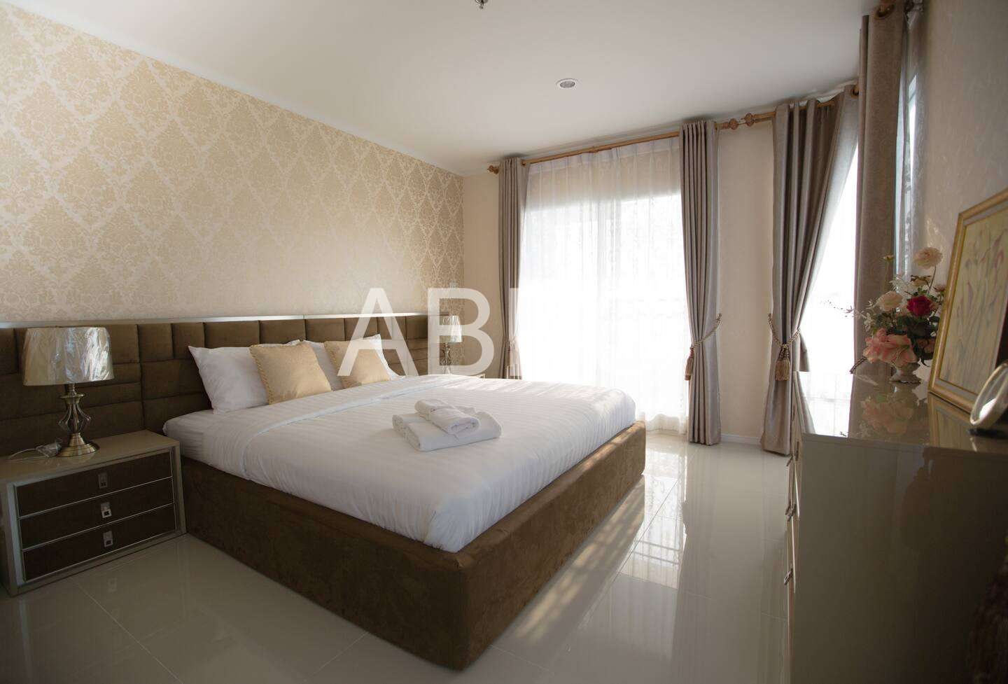 Front Facing Beachfront Ocean View 3 Bedroom 3 Bathroom Condo in Jomtien photo 11