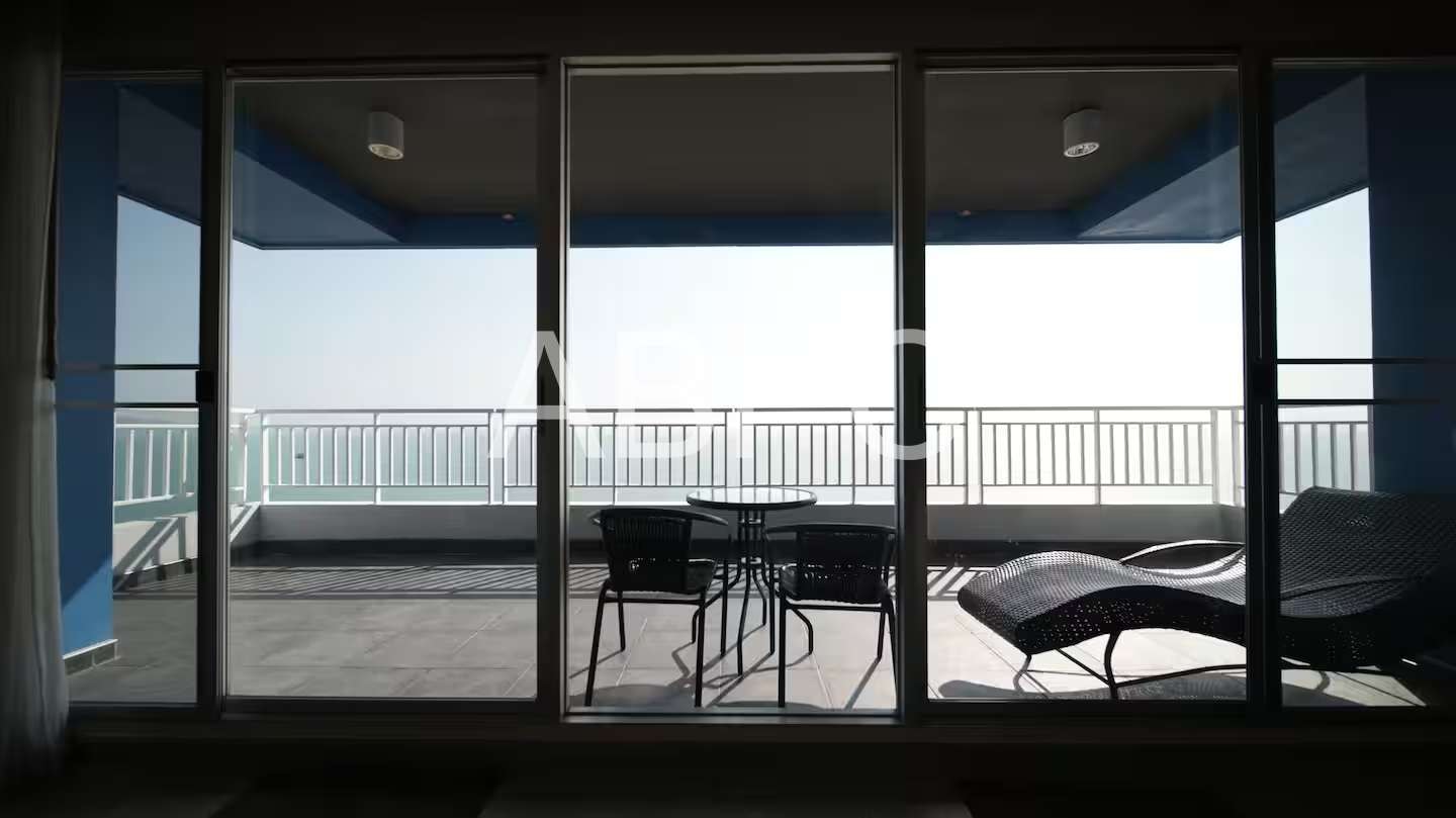 Front Facing Beachfront Ocean View 3 Bedroom 3 Bathroom Condo in Jomtien photo 9