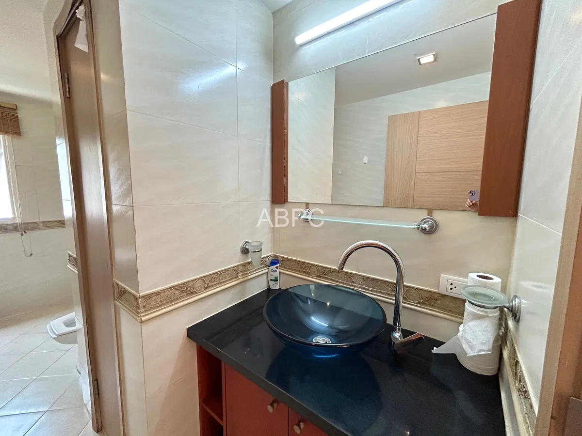 2 Bed 1 Bath in Central Pattaya CR3239 photo 2