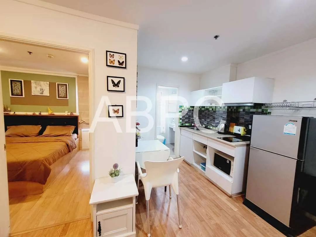 1 Bed 1 Bath in Wong Amat CR3282 photo 3