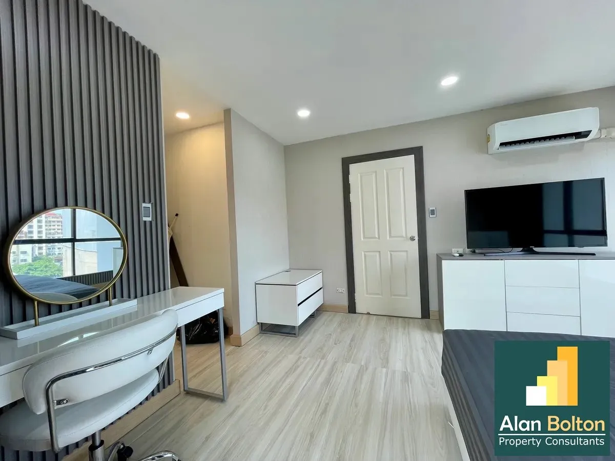 A large 1 Bed Condo In Central Pattaya photo 5
