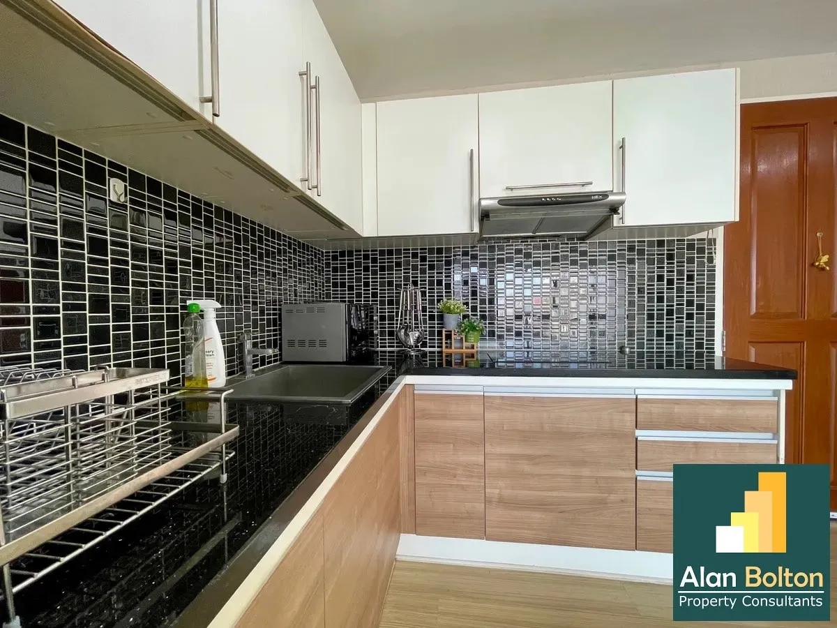A large 1 Bed Condo In Central Pattaya photo 10