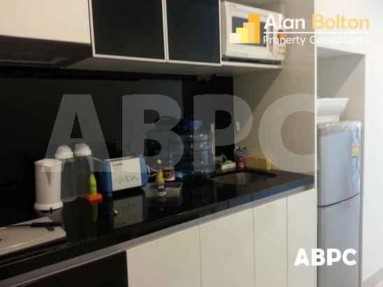 1 Bed 1 Bath in Wong Amat CR4122 photo 4