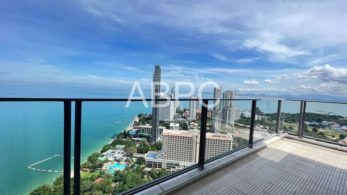 Amazing 4 Bed Condo For Rent in Northpoint photo 2