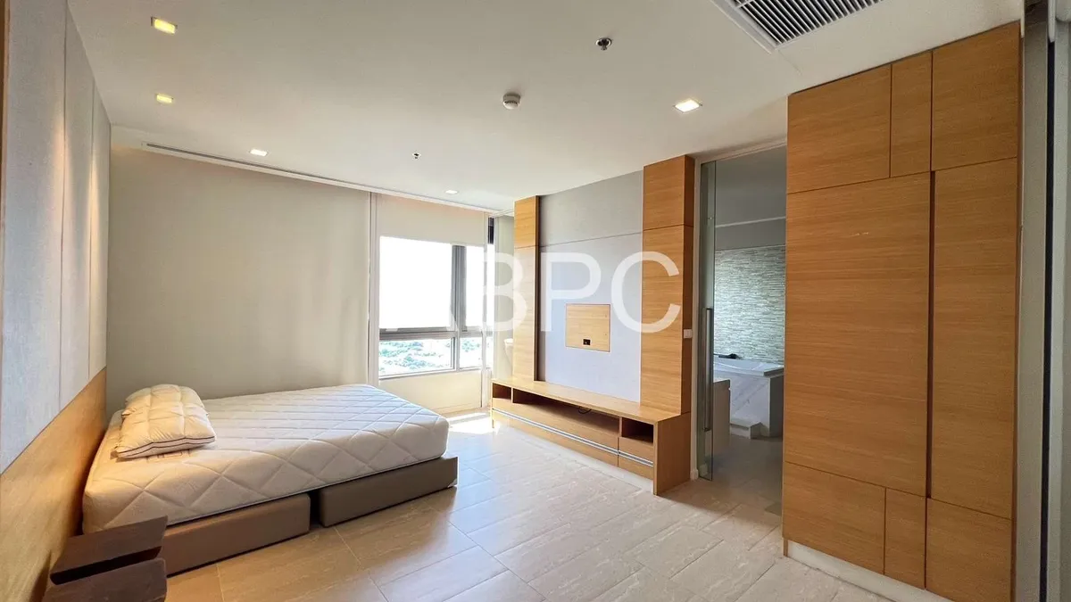 Amazing 4 Bed Condo For Rent in Northpoint photo 14