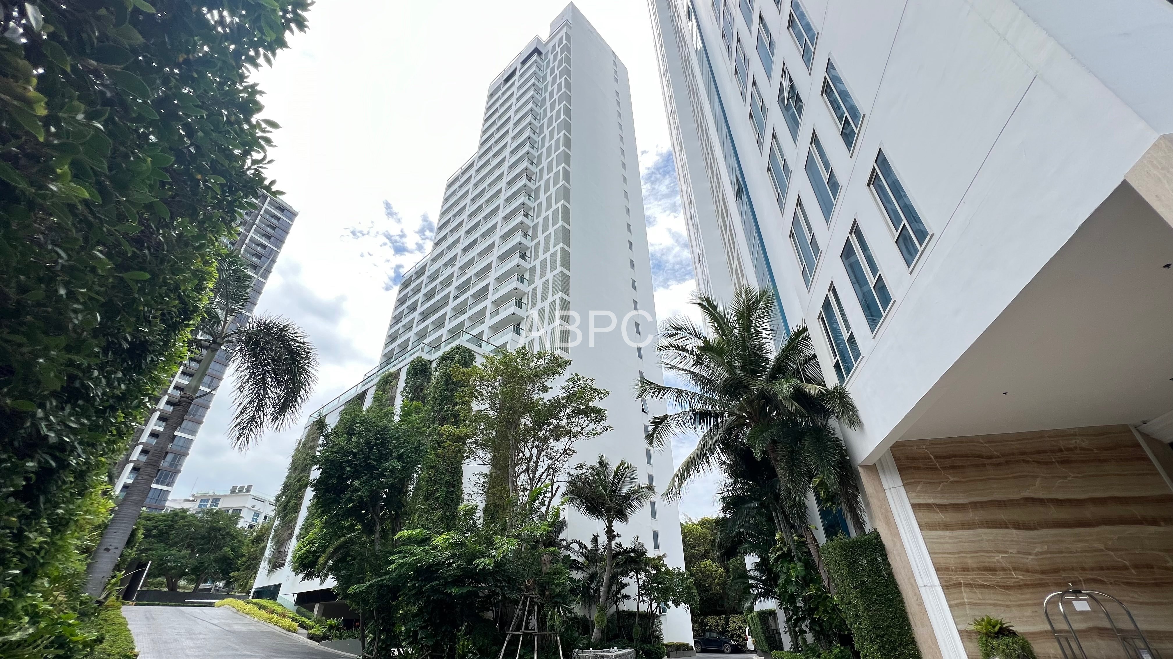 Cheap Studio For Rent in The Palm Wongamat photo 6
