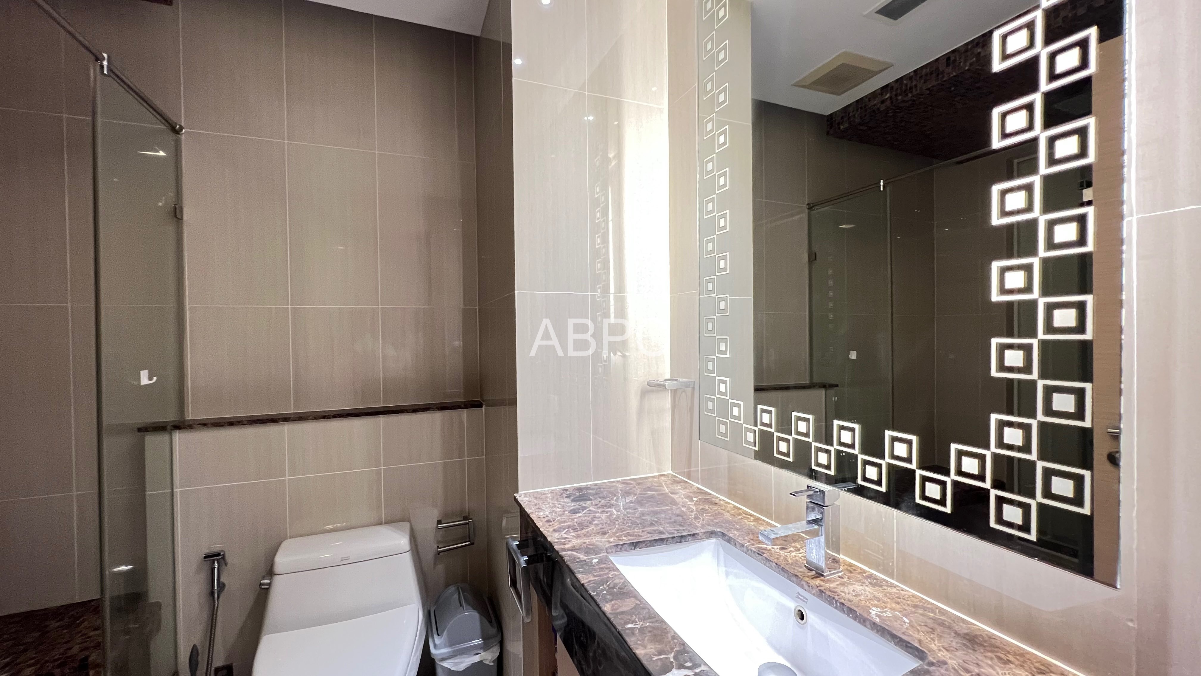 Cheap Studio For Rent in The Palm Wongamat photo 4