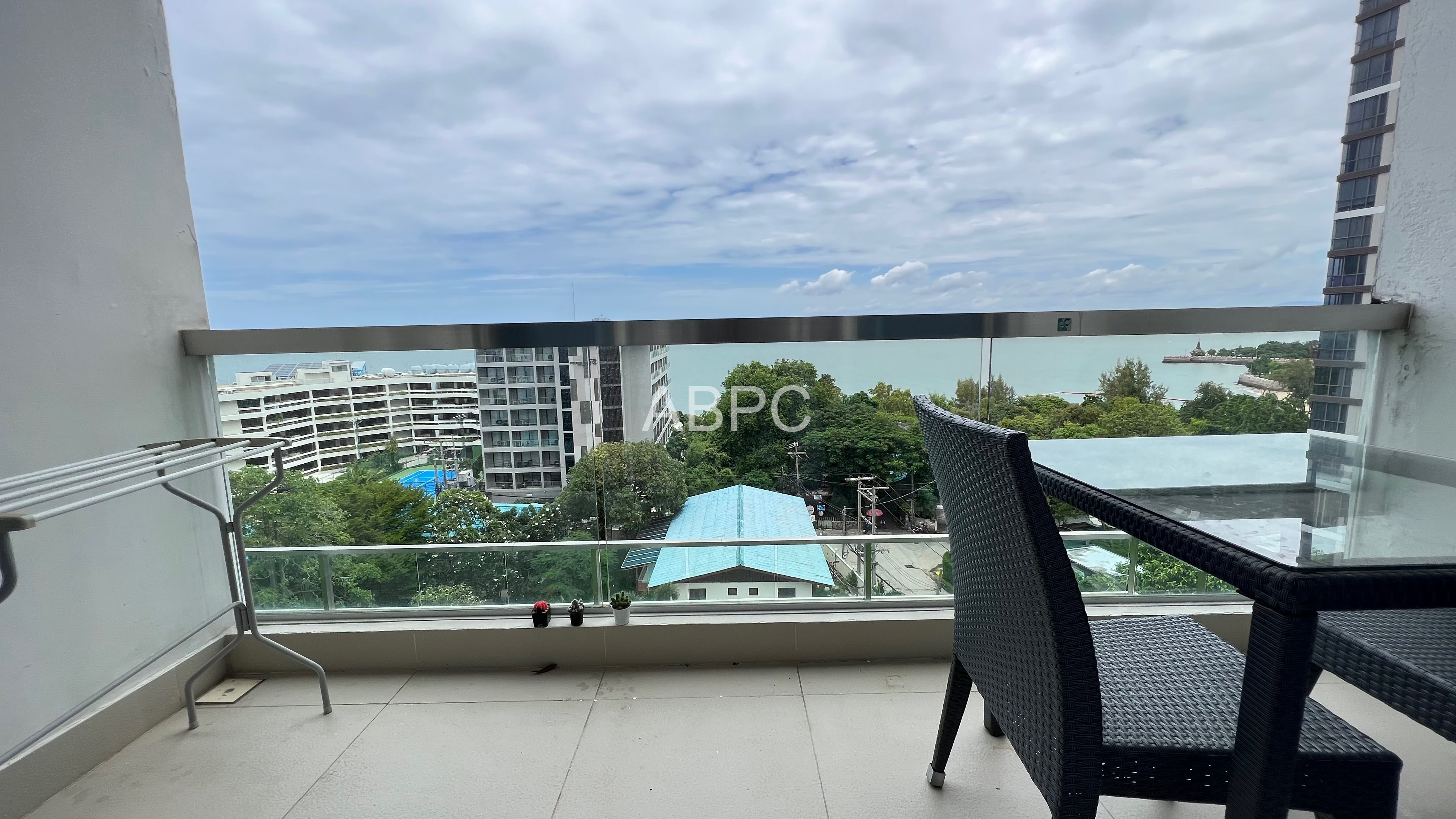 Cheap Studio For Rent in The Palm Wongamat photo 13