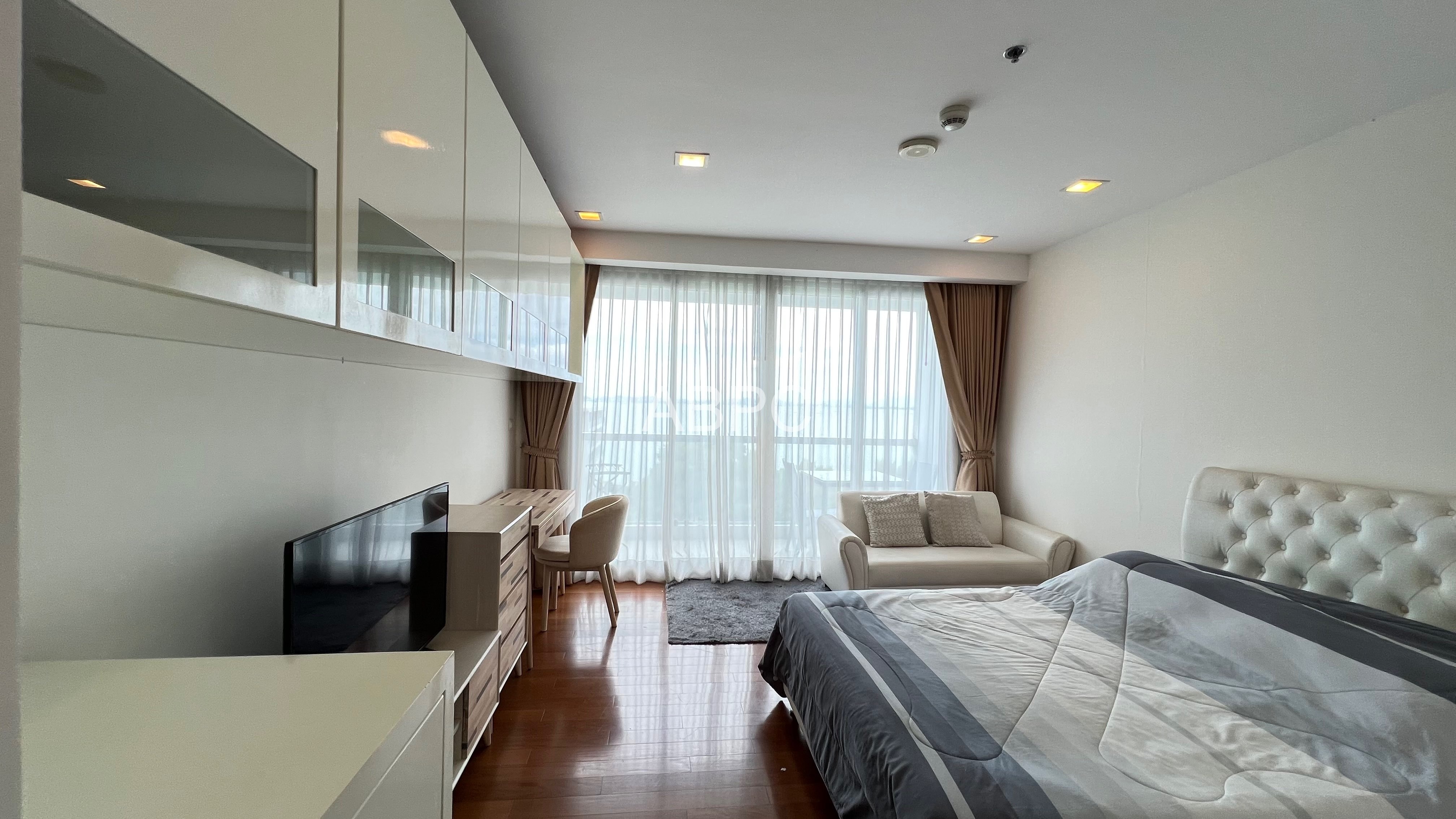 Cheap Studio For Rent in The Palm Wongamat photo 10