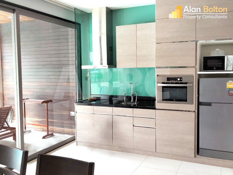 Large Beachfront Pool Access 1 Bed 1 Bath Condo In Wongamat photo 6