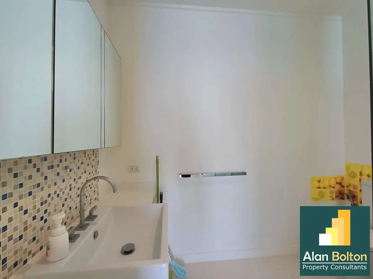 1 Bed 1 Bath in Wong Amat CR5208 photo 5
