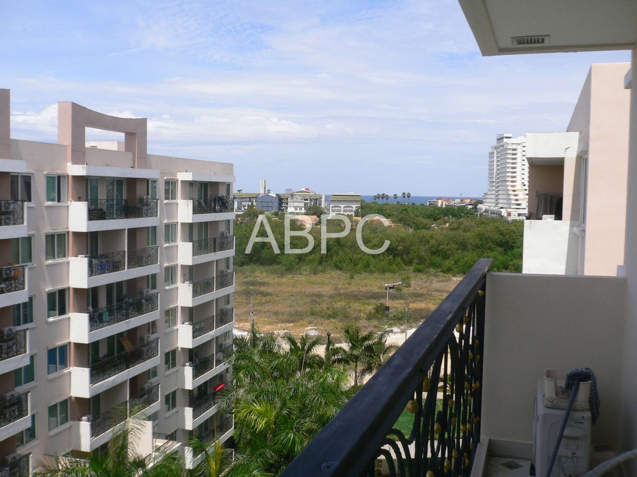 2 Bed 2 Bath Condo in Jomtien photo 10