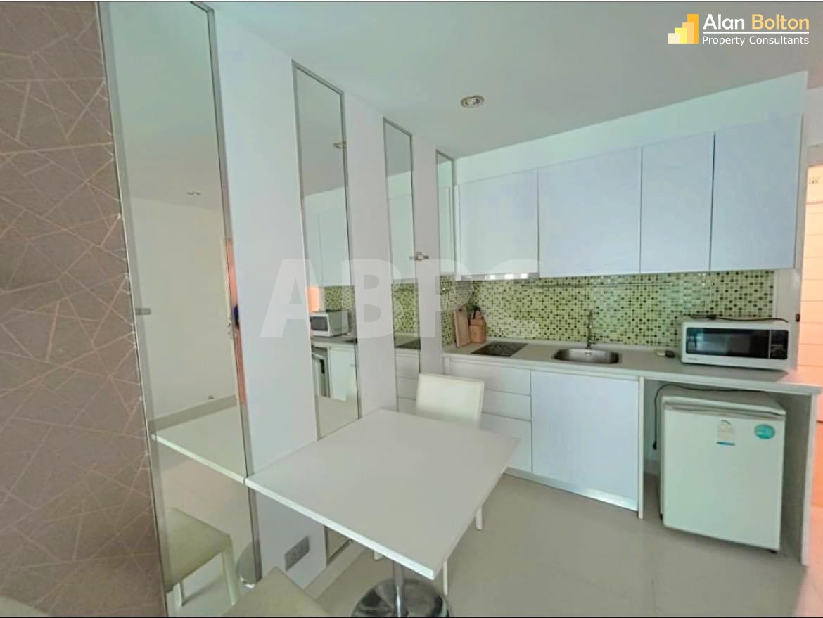 Pool View 1 Bed 1 Bath Condo in Jomtien photo 5