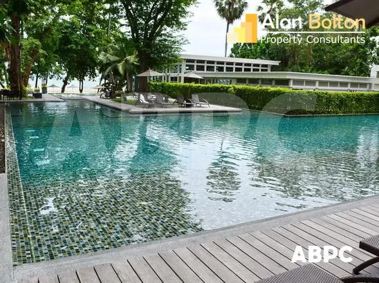 Front Facing Ocean View 2 Bed 2 Bath Beachfront Condo in Wong Amat CR5572