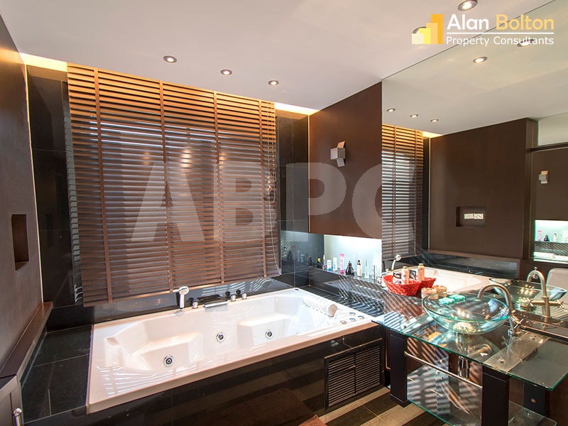 Large Beachfront Ocean View 2 Bed 3 Bath Condo In Naklua photo 8
