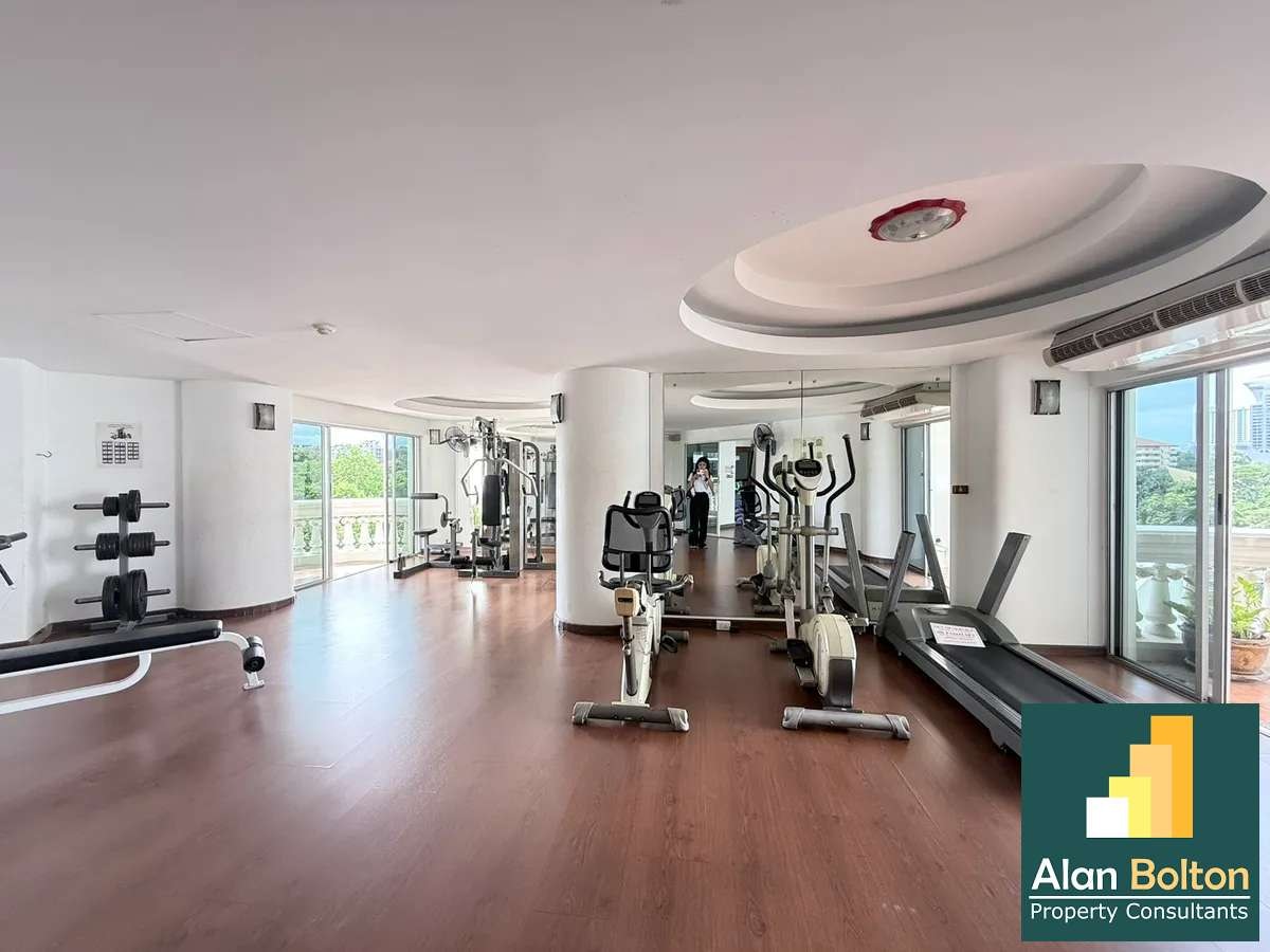 3 Bed 3 Bath in Wong Amat CR5649 photo 5