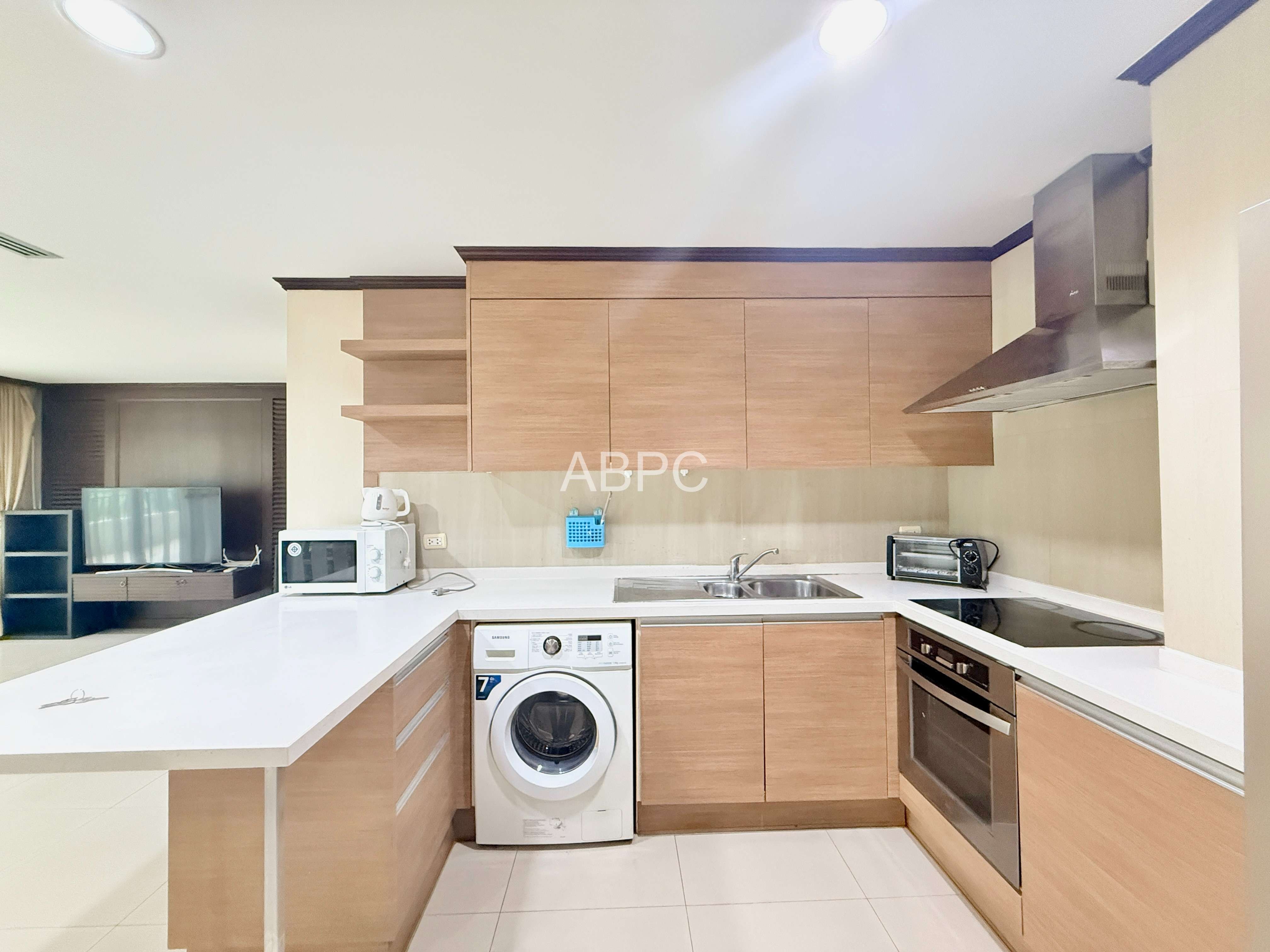 2 Bed 2 Bath in Central Pattaya CR5766 photo 13