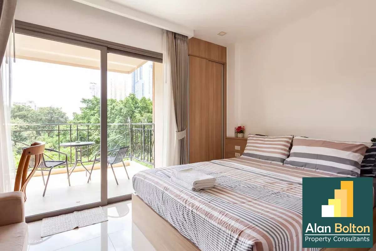 Studio 1 Bath in Wong Amat CR5993 photo 4