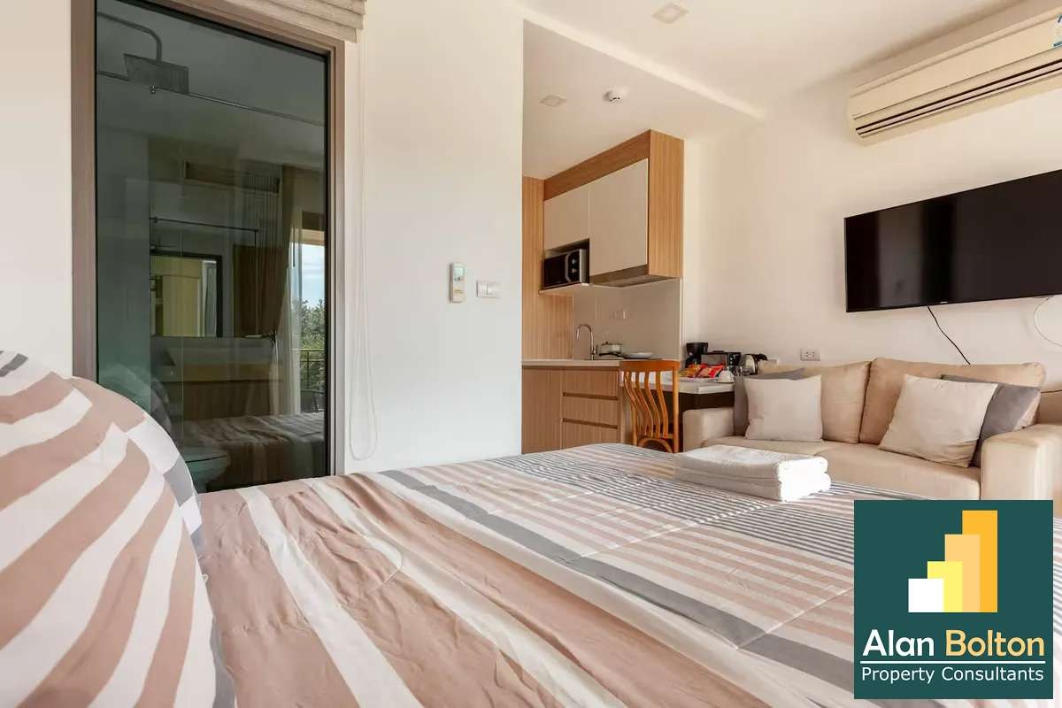Studio 1 Bath in Wong Amat CR5993 photo 6