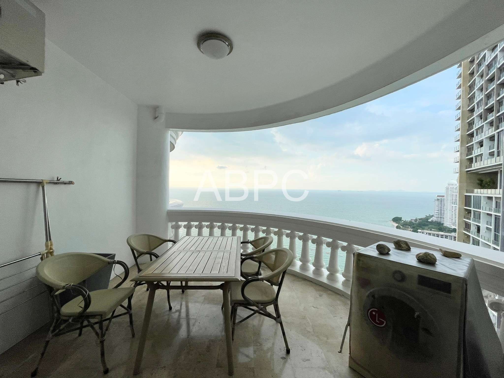 Beachfront 2 Bed in Wong amat For Rent photo 15