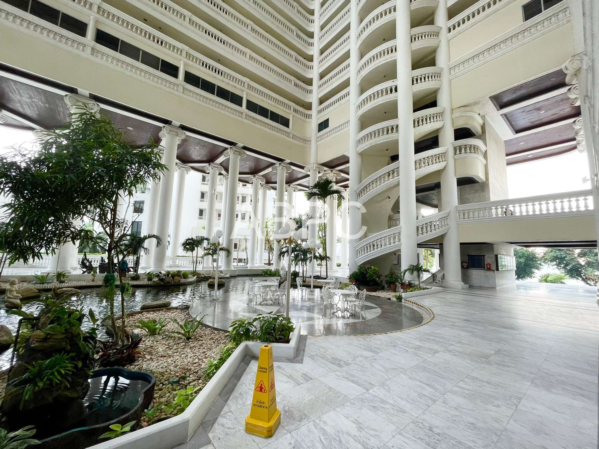 Beachfront 2 Bed in Wong amat For Rent photo 4