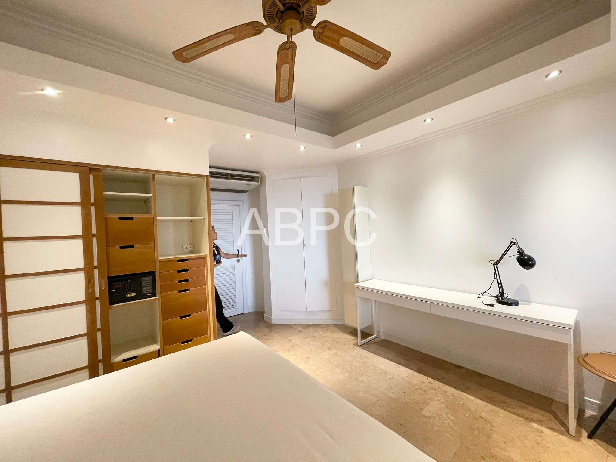Beachfront 2 Bed in Wong amat For Rent photo 11