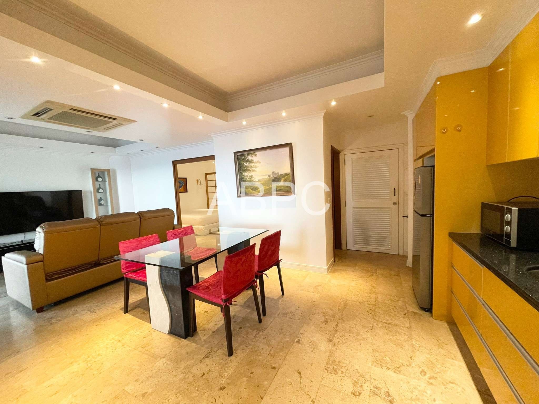 Beachfront 2 Bed in Wong amat For Rent photo 3